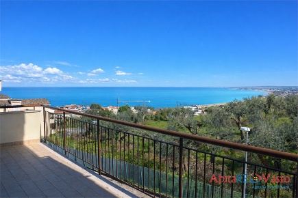 Foto Appartamento in Via Costa Contina, Vasto di 110 m² con 3 locali