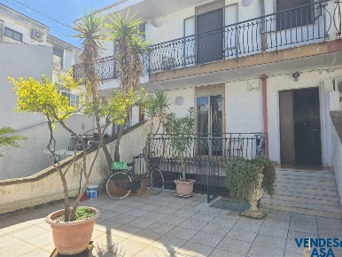 Foto Casa indipendente in Via Quasimodo, Adelfia di 190 m² con 4 locali