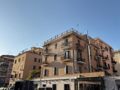 Foto Appartamento in VIA DEI PLATANI, Roma di 95 m² con 3 locali in vendita