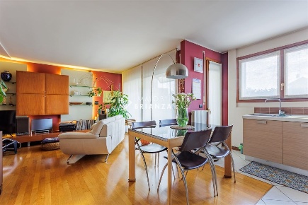 Foto Appartamento in via cellini, Lissone Stazione di 113 m² con 3 locali