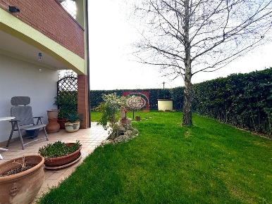 Foto Villa a schiera a Forlimpopoli di 211 m² con 7 locali in vendita