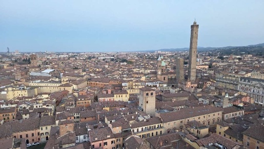 Foto Appartamento a Bologna di 149 m² con 5 locali in affitto