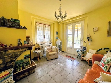 Foto Appartamento a Barga Centro di 110 m² con 7 locali in vendita