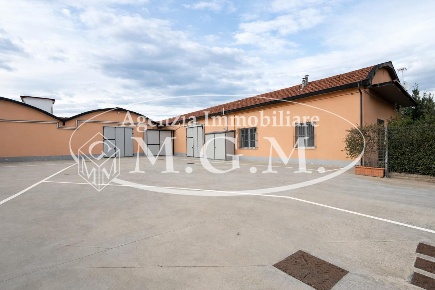 Foto Capannone industriale a Santa Croce sull'Arno Centro di 1025 m²