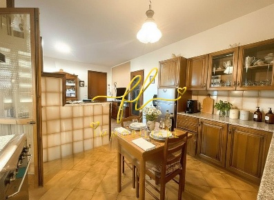 Foto Appartamento a Suvereto di 90 m² con 3 locali in vendita