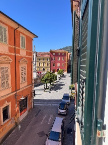 Foto Appartamento a Massa Centro di 87 m² con 4 locali in vendita