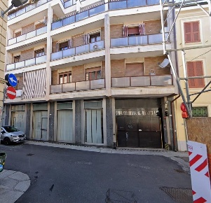 Foto Box a Alessandria Piazza della Libertà di 900 m² con 1 locali