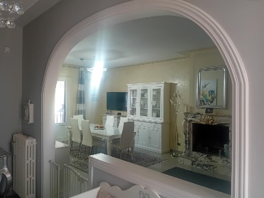 Foto Villa a schiera a Carmignano Comeana di 240 m² con 8 locali in vendita