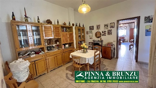 Foto Villa a schiera in Via Cagliari 444, Oristano Centro di 348 m²