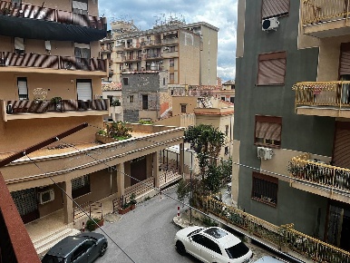 Foto Appartamento in via Giovanni Dotto  12, Palermo di 93 m² con 3 locali