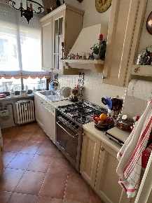 Foto Appartamento a Parma Centro Storico di 96 m² con 5 locali in vendita