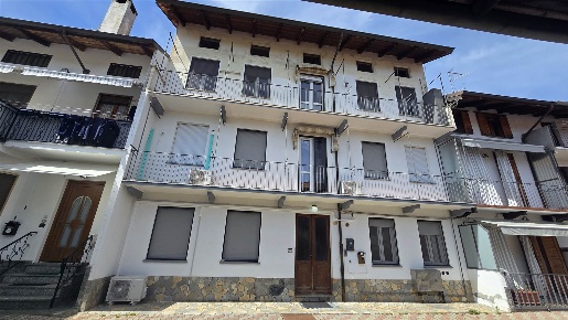 Foto Appartamento in Via Crosa, Ponderano di 97 m² con 4 locali in vendita