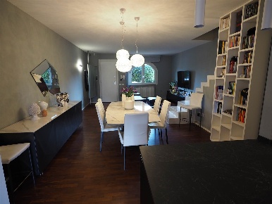 Foto Villa a schiera a Agliana Centro di 120 m² con 5 locali in vendita