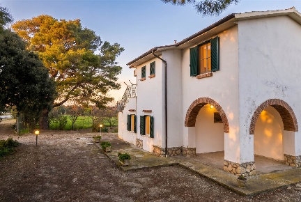 Foto Rustico a Capalbio di 170 m² con 4 locali in vendita