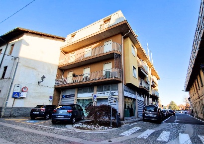 Foto Appartamento in Via Molino 1, Cogliate Centro di 96 m² con 3 locali