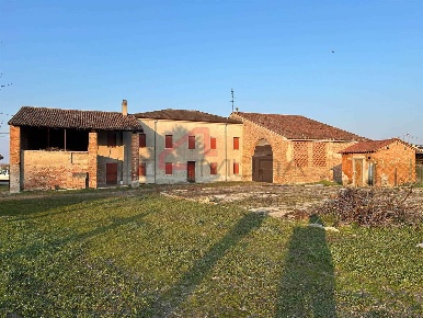 Foto Casa indipendente a Gazzo Veronese di 487 m² con 4 locali in vendita