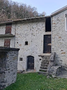 Foto Rustico in Via Scandolera, Mese di 254 m² con 5 locali in vendita