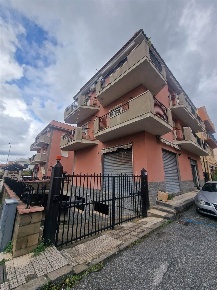 Foto Negozio in VIA CATERINA CARBONE, Rometta Rometta Marea di 70 m²