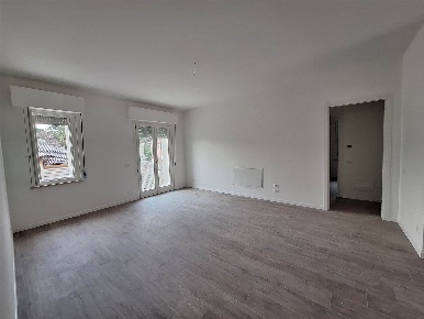 Foto Appartamento a San Severino Marche Centro di 75 m² con 6 locali