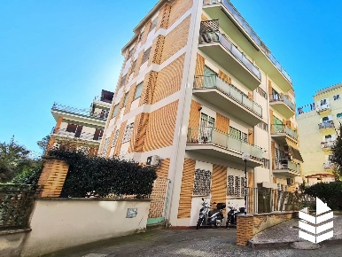 Foto Appartamento in VIA DI GROTTAROSSA 44, Roma Tomba di Nerone di 70 m²