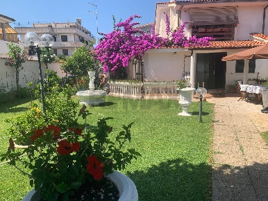 Foto Villa unifamiliare a Ardea Tor San Lorenzo - Nuova California