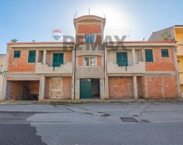 Foto Casa indipendente in Via Lazio snc, Pachino Centro di 610 m²
