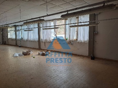 Foto Capannone industriale a Capraia e Limite di 400 m² in affitto