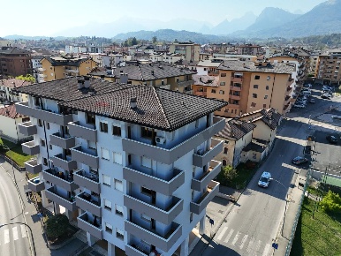 Foto Appartamento in Via Alpago Novello 11, Belluno Centro di 150 m²