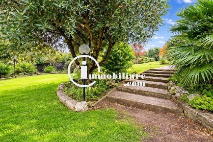 Foto Villa a schiera in Clivo Delle Case Basse, Roma di 205 m² con 5 locali