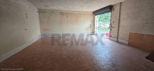 Foto Posti auto in Via Gramsci 66, Giarre Centro di 60 m² con 1 locali