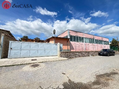 Foto Locale commerciale in Via Armungia, Fiumicino di 390 m² con 1 locali