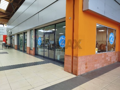 Foto Attività commerciale in sp 147 12, Arluno di 143 m² con 4 locali