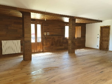 Foto Appartamento in Via Millaures 49, Bardonecchia Centro di 155 m²