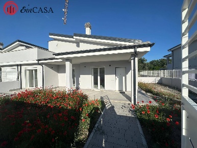 Foto Villa unifamiliare in Via Vittorio Gauthier, Fiumicino Aranova