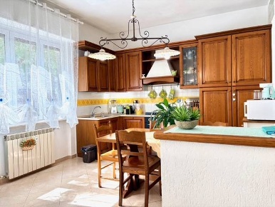 Foto Appartamento in Corso tardy e Benech 16, Savona di 110 m² con 6 locali