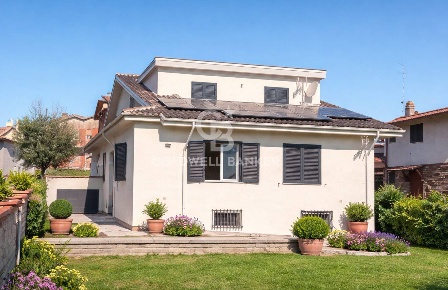 Foto Villa unifamiliare in Ida Cascioni Gentili, Sutri Centro di 110 m²