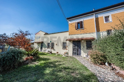 Foto Case semi ndipendenti in Via Statale 103, Terre del Reno San Carlo