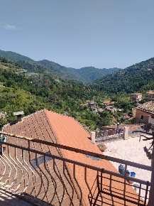 Foto Appartamento in via visitazione 15, Ceriana di 250 m² con 9 locali