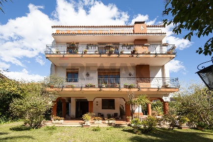 Foto Villa unifamiliare in Via Alcide De Gasperi 21, Sant'Agata li Battiati