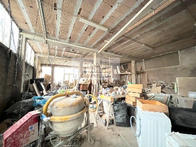 Foto Laboratorio a Morlupo Centro di 300 m² con 5 locali in vendita
