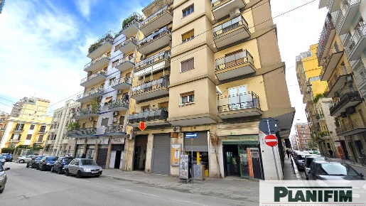 Foto Locale commerciale in Corso Benedetto Croce 76/a, Bari Carrassi