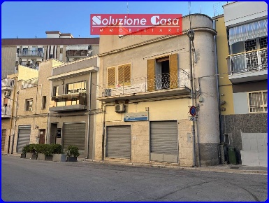 Foto Casa indipendente in via Orsini, Canosa di Puglia Centro di 120 m²