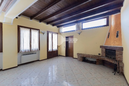 Foto Appartamento in Via IV Novembre 18, Ghedi Centro di 125 m² in vendita