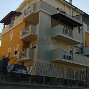 Foto Appartamento in Strada Colle Carullo 78, Pescara Tirino di 78 m²
