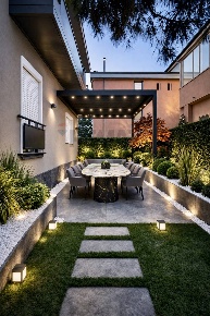 Foto Villa unifamiliare in Torquato Tasso 17, Sesto San Giovanni di 200 m²