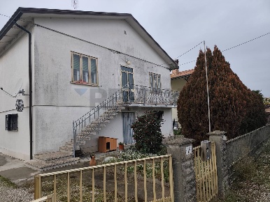 Foto Casa indipendente in Via Argine Po 15, Riva del Po Alberone di 211 m²