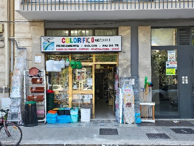 Foto Locale commerciale a Bari Murat di 147 m² con 1 locali in vendita