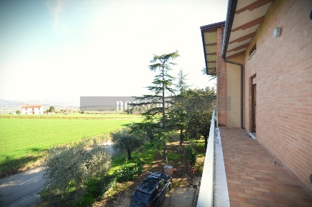 Foto Appartamento in Strada di Sant' Egidio 999, Perugia di 140 m²
