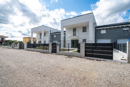 Foto Villa a schiera in Via Villarappa 83, Santa Giustina in Colle Centro