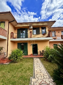 Foto Villa a schiera in Via Torre del Filosofo 8, Mascalucia Centro